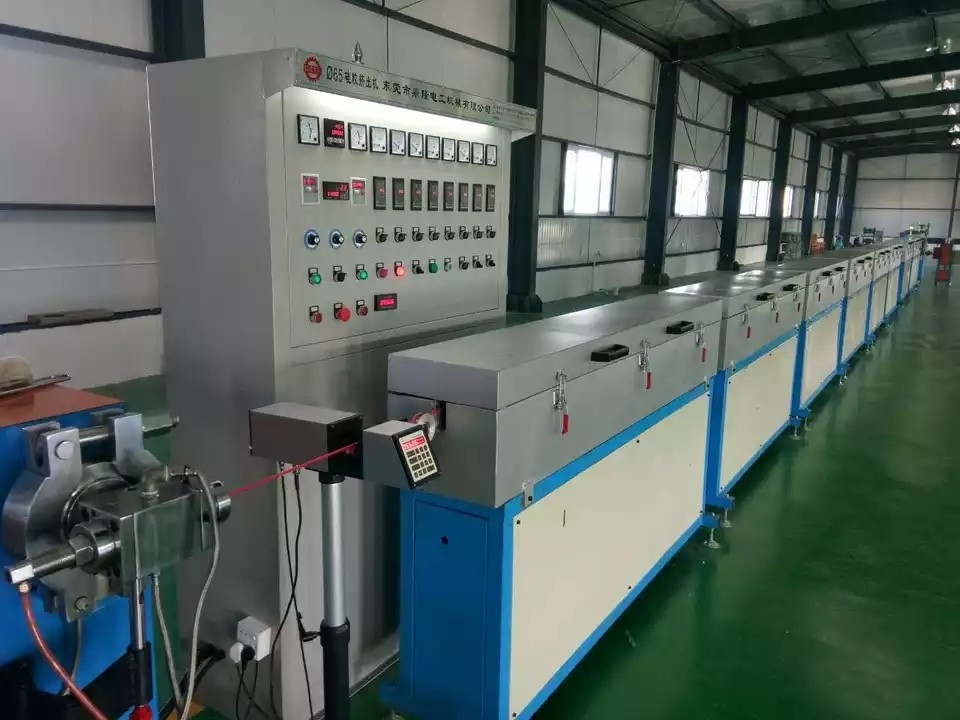 Silicone Rubber Wire Extrusion Machine With Automatic Feeding Device